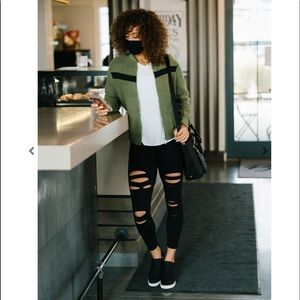 ZYIA Black Slash Hi-Rise 7/8 6-8